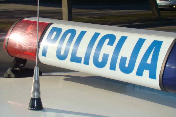 policija