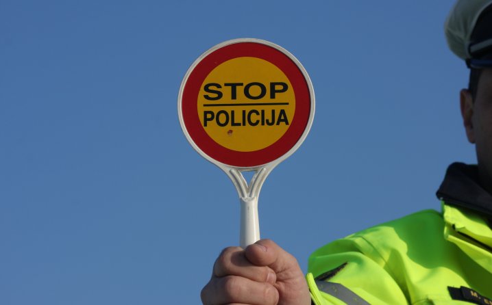 Policija