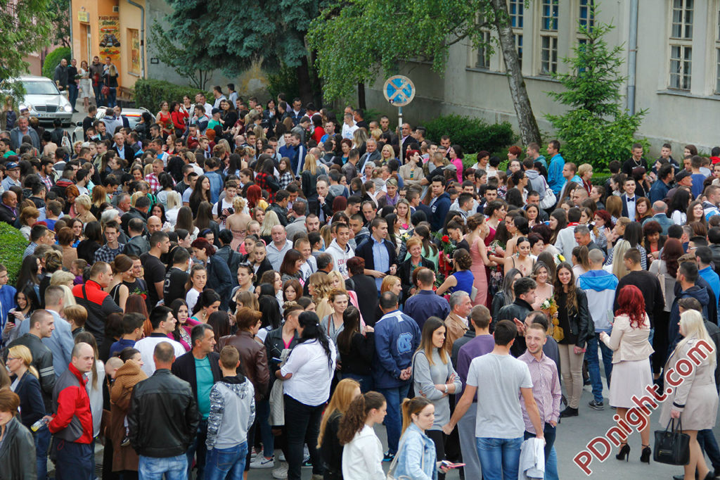 Maturanti Ugostiteljsko-ekonomske i Elektrotehničke škole Prijedor, 20.05.2016.