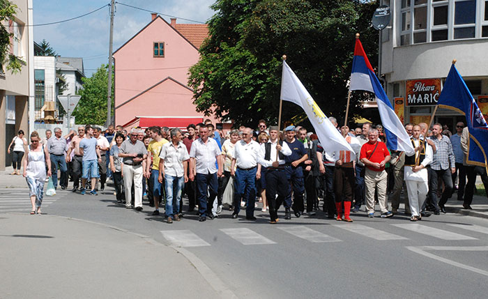 Nekoliko stotina ljudi učestvovalo u obilježavanju godišnjice odbrane grada