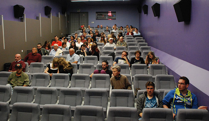 13-Prijedor---publika-na-otvaranju-Dana-austrijskog-filma